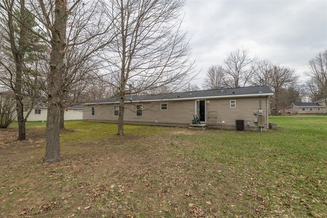 18242 32nd Street, Gobles, MI 49055