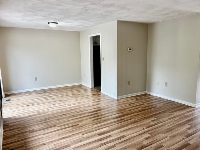 220 Apache Way 220, Tewksbury, MA 01876