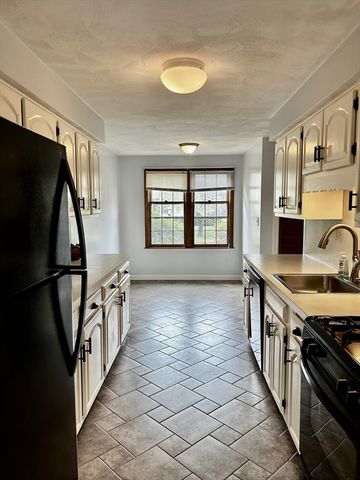 220 Apache Way 220, Tewksbury, MA 01876