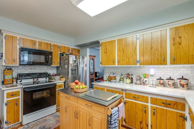 6723 Edgemoor Avenue, Solon, OH 44139