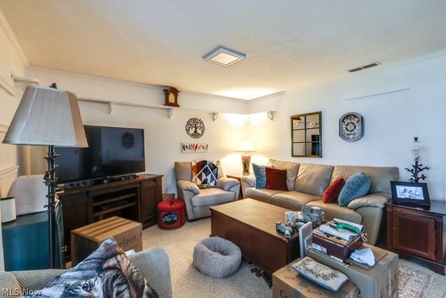 6723 Edgemoor Avenue, Solon, OH 44139