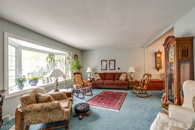 6723 Edgemoor Avenue, Solon, OH 44139