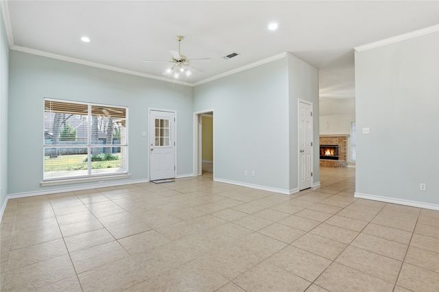 1312 Crows Nest Court, Azle, TX 76020