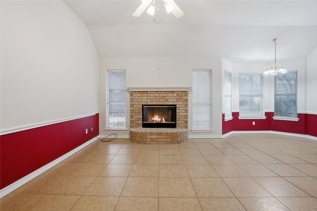 1312 Crows Nest Court, Azle, TX 76020