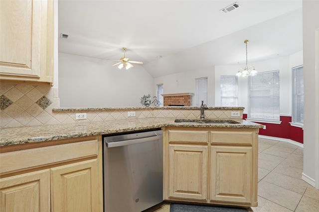 1312 Crows Nest Court, Azle, TX 76020