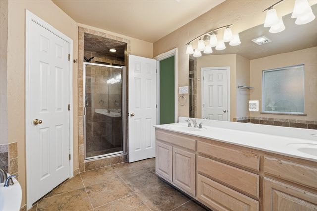 1312 Crows Nest Court, Azle, TX 76020