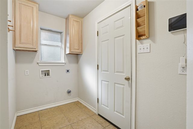 1312 Crows Nest Court, Azle, TX 76020