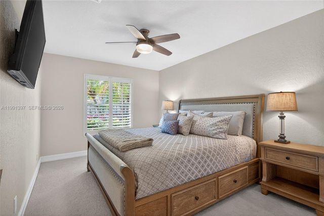 11735 Greenbrier Ln, Coral Springs, FL 33071