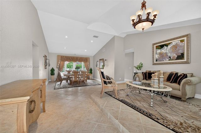 11735 Greenbrier Ln, Coral Springs, FL 33071