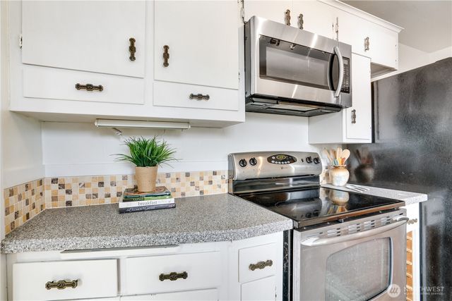 613 S Lawrence Street, Tacoma, WA 98405