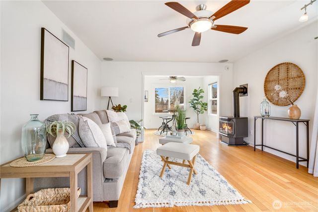 613 S Lawrence Street, Tacoma, WA 98405