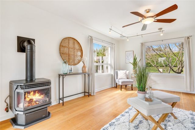 613 S Lawrence Street, Tacoma, WA 98405