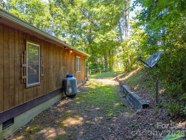 116 Keepsake Lane, Whittier, NC 28789