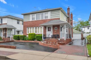 19 Gibson Boulevard, Valley Stream, NY 11581
