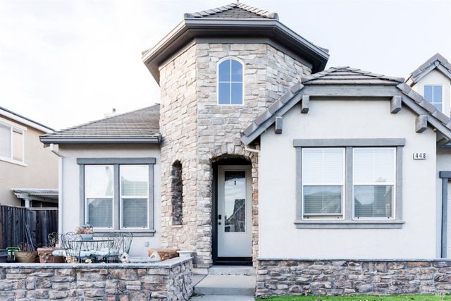 448 Royal Tern Dr, Vacaville, CA 95687