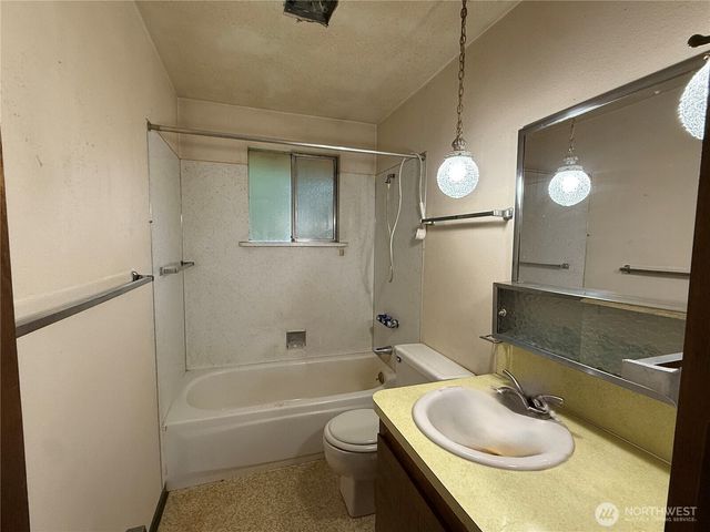 7409 Happy Hollow Road, Stanwood, WA 98292