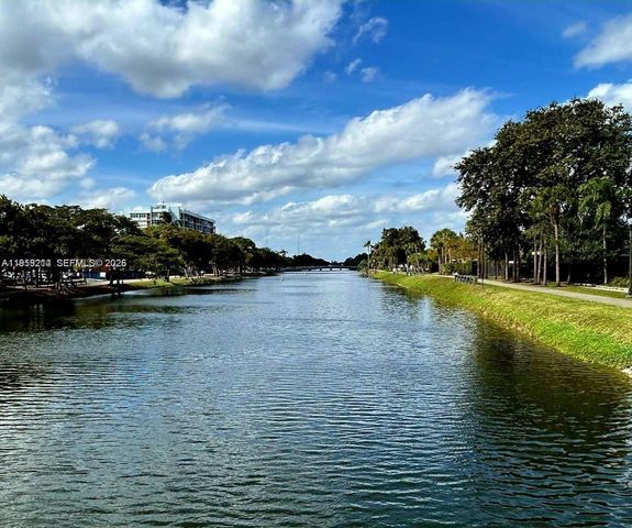 16850 S Glades Dr 4J, North Miami Beach, FL 33162