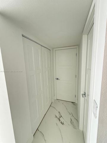 16850 S Glades Dr 4J, North Miami Beach, FL 33162