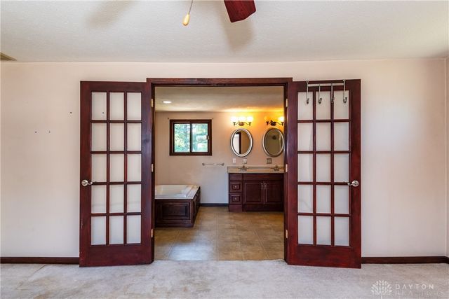 4863 Horseman Drive, Fairborn, OH 45324