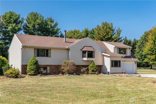 4863 Horseman Drive, Fairborn, OH 45324