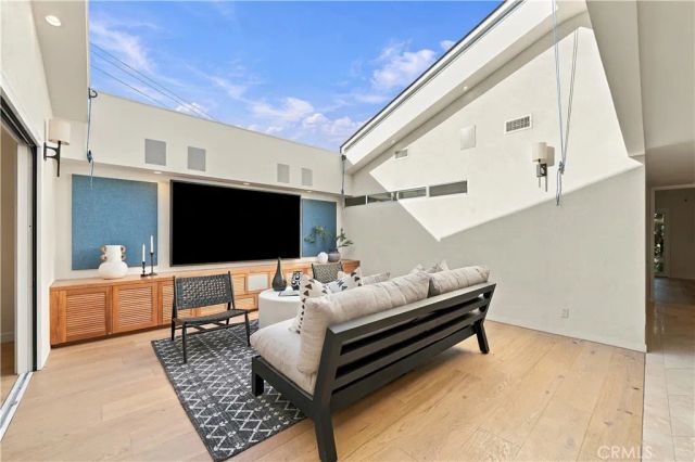 4220 Virginia Vista, Long Beach, CA 90807