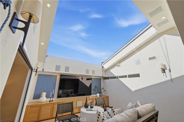 4220 Virginia Vista, Long Beach, CA 90807