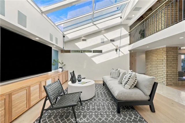 4220 Virginia Vista, Long Beach, CA 90807