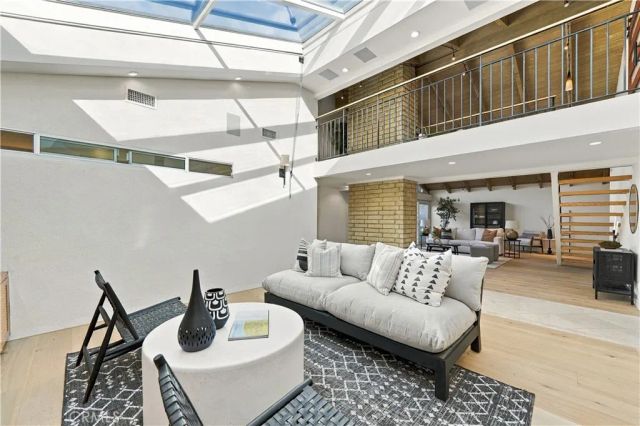 4220 Virginia Vista, Long Beach, CA 90807
