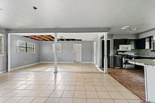 5830 Princess Ct, Baton Rouge, LA 70811
