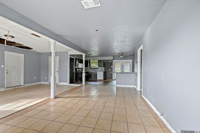 5830 Princess Ct, Baton Rouge, LA 70811