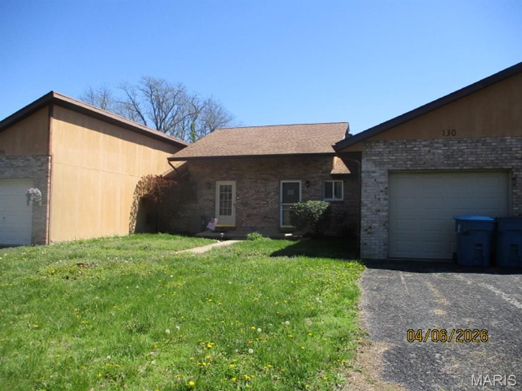 130 Sandridge Drive, Collinsville, IL 62234