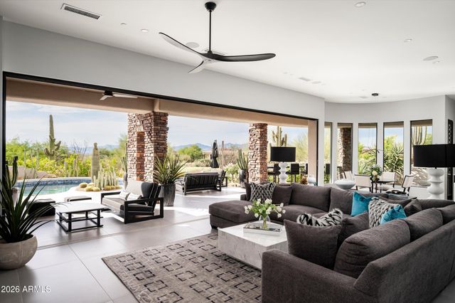 10302 E RUNNING DEER Trail, Scottsdale, AZ 85262