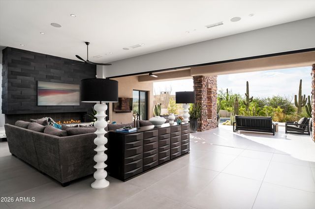 10302 E RUNNING DEER Trail, Scottsdale, AZ 85262