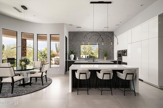 10302 E RUNNING DEER Trail, Scottsdale, AZ 85262