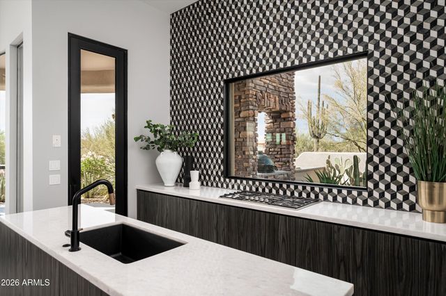 10302 E RUNNING DEER Trail, Scottsdale, AZ 85262