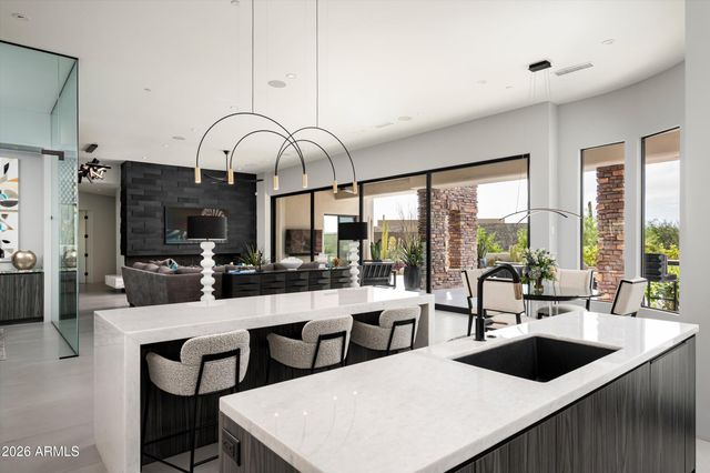 10302 E RUNNING DEER Trail, Scottsdale, AZ 85262