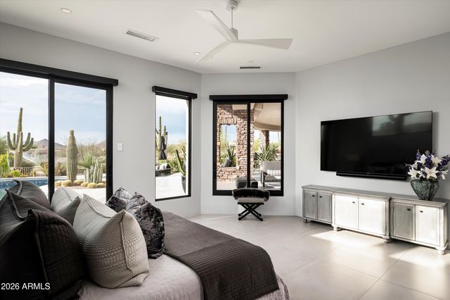 10302 E RUNNING DEER Trail, Scottsdale, AZ 85262