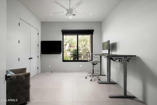 10302 E RUNNING DEER Trail, Scottsdale, AZ 85262