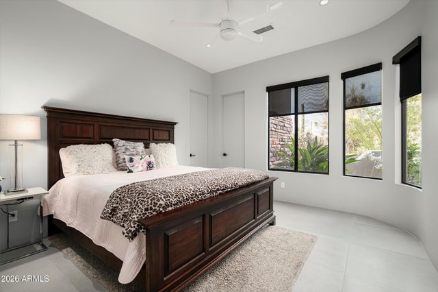 10302 E RUNNING DEER Trail, Scottsdale, AZ 85262