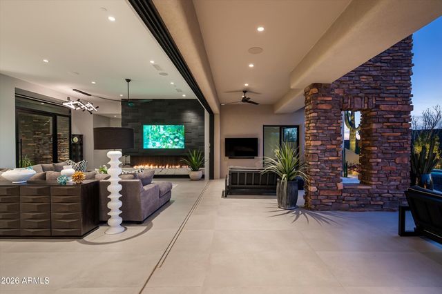 10302 E RUNNING DEER Trail, Scottsdale, AZ 85262