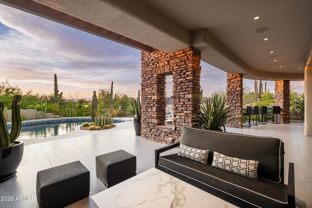 10302 E RUNNING DEER Trail, Scottsdale, AZ 85262