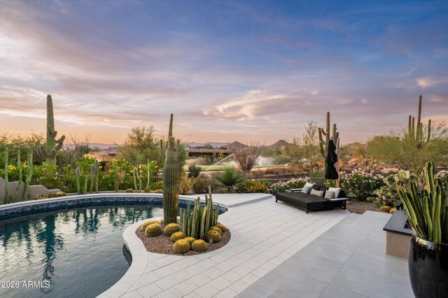 10302 E RUNNING DEER Trail, Scottsdale, AZ 85262