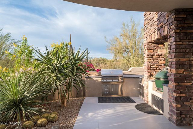 10302 E RUNNING DEER Trail, Scottsdale, AZ 85262