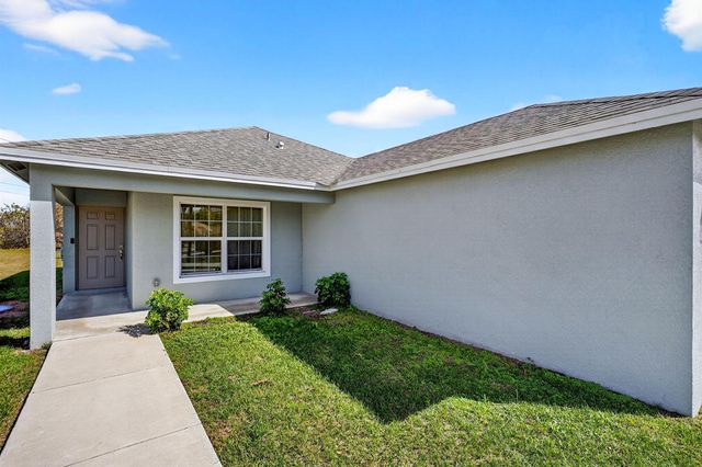 6217 NW Gatun Court, Port St. Lucie, FL 34986