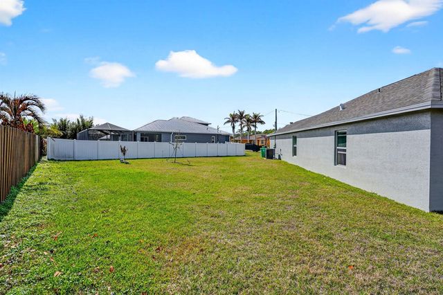 6217 NW Gatun Court, Port St. Lucie, FL 34986