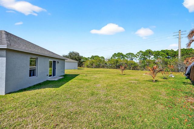 6217 NW Gatun Court, Port St. Lucie, FL 34986