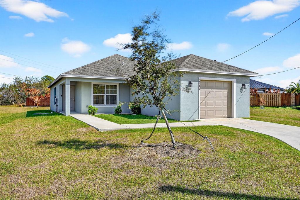 6217 NW Gatun Court, Port St. Lucie, FL 34986