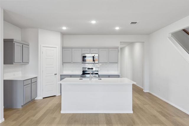 9112 Spur Creek Court, Fort Worth, TX 76036