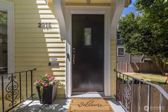 2815 8th Avenue W, Seattle, WA 98119