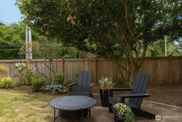 2815 8th Avenue W, Seattle, WA 98119